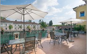 Fiori Sull'Acqua Apartments